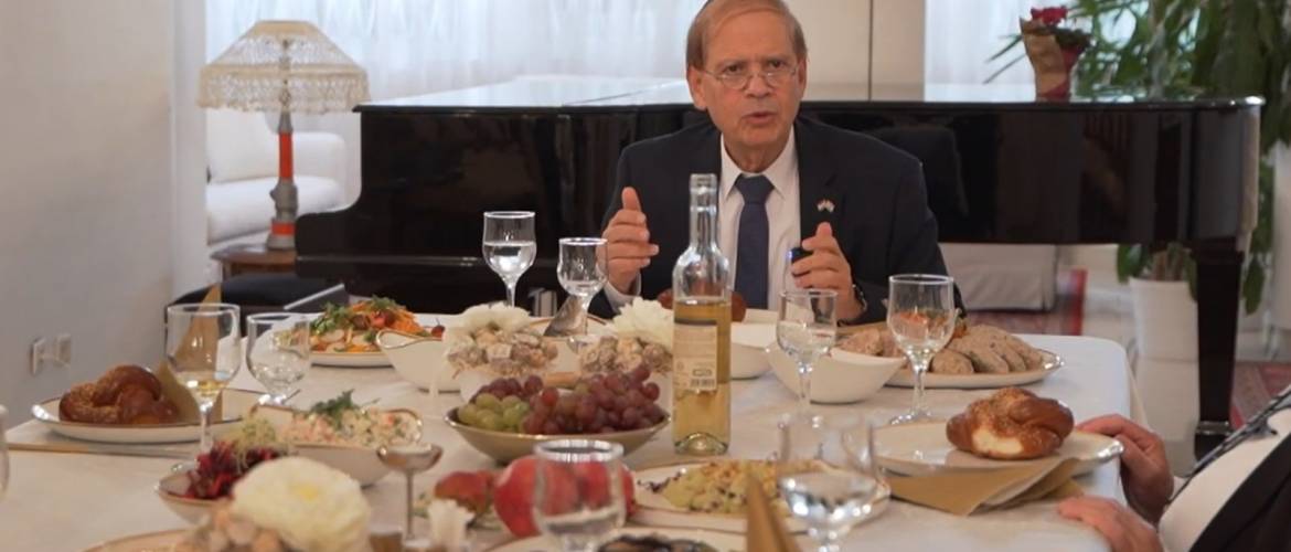 Egy asztalnál ünnepelt Jakov Hadas-Handelsman a zsidó közösségek elnökeivel